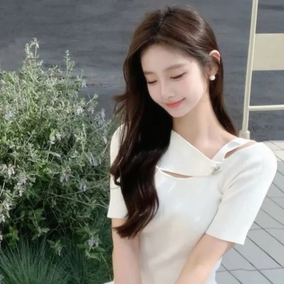 逃荒被丢下我带空间躲深山种田